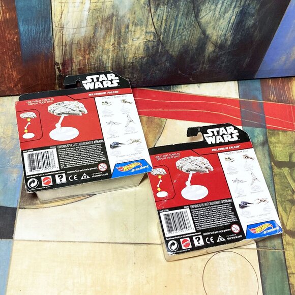 (2) NEW STAR WARS TOYS - CLASSIC MILLENNIUM FALCON ** 2014 *** INCLUDES STAND - Picture 2 of 5